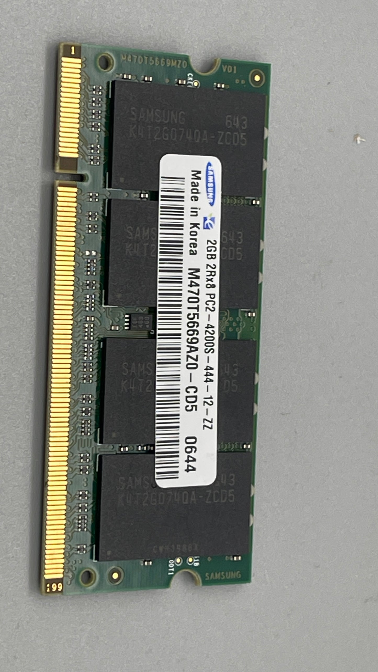 SAMSUNG M470T5669AZ0-CD5 2GB NOTEBOOK SODIMM DDR2 PC4200(533) UNBUF 1.8v 2RX8 200P 256MX64 256mX8 CL