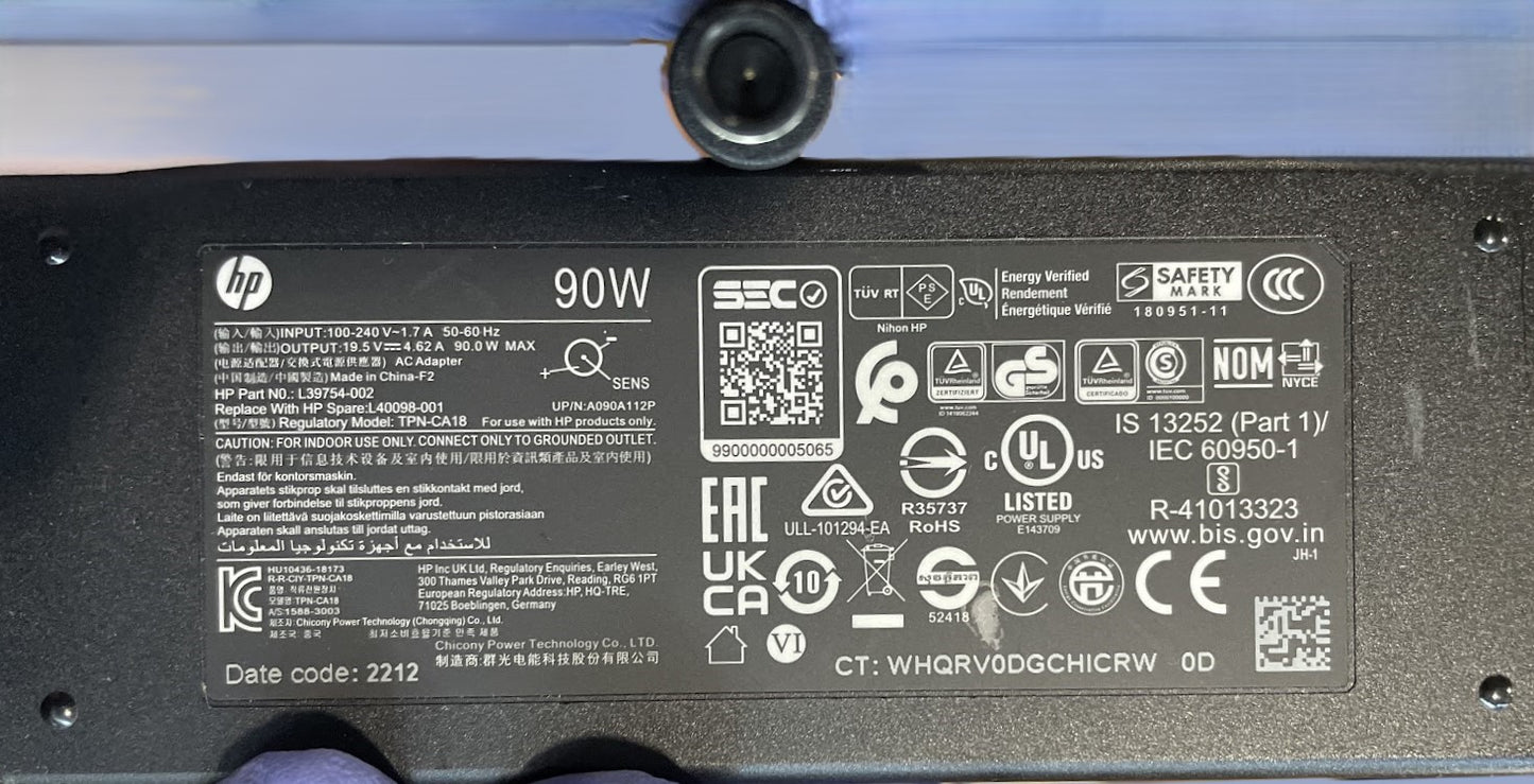 HP 90W 19.5V 4.62A TPN-CA18 L39754-002 L40098-001 black connector used