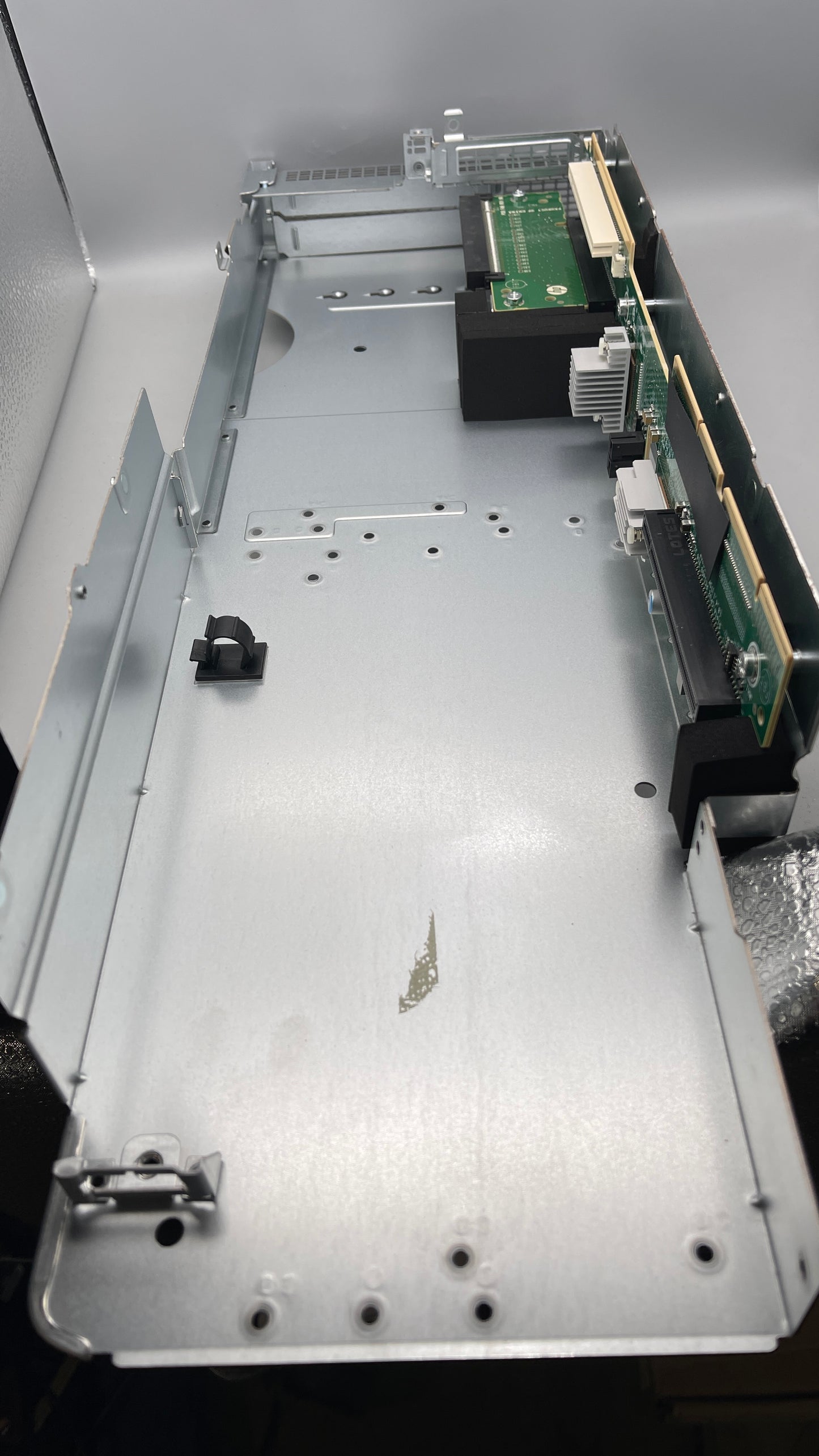 HPE 827355-001 XL190r G9 CPU2 3-Slot GD-RT PCI Riser + Cage