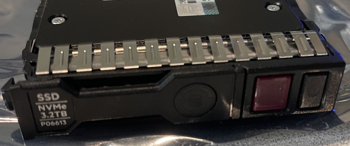 HP P06568-001 PM1725a 2.5" 3.2TB SSD MZ-WLL3T20 P06613