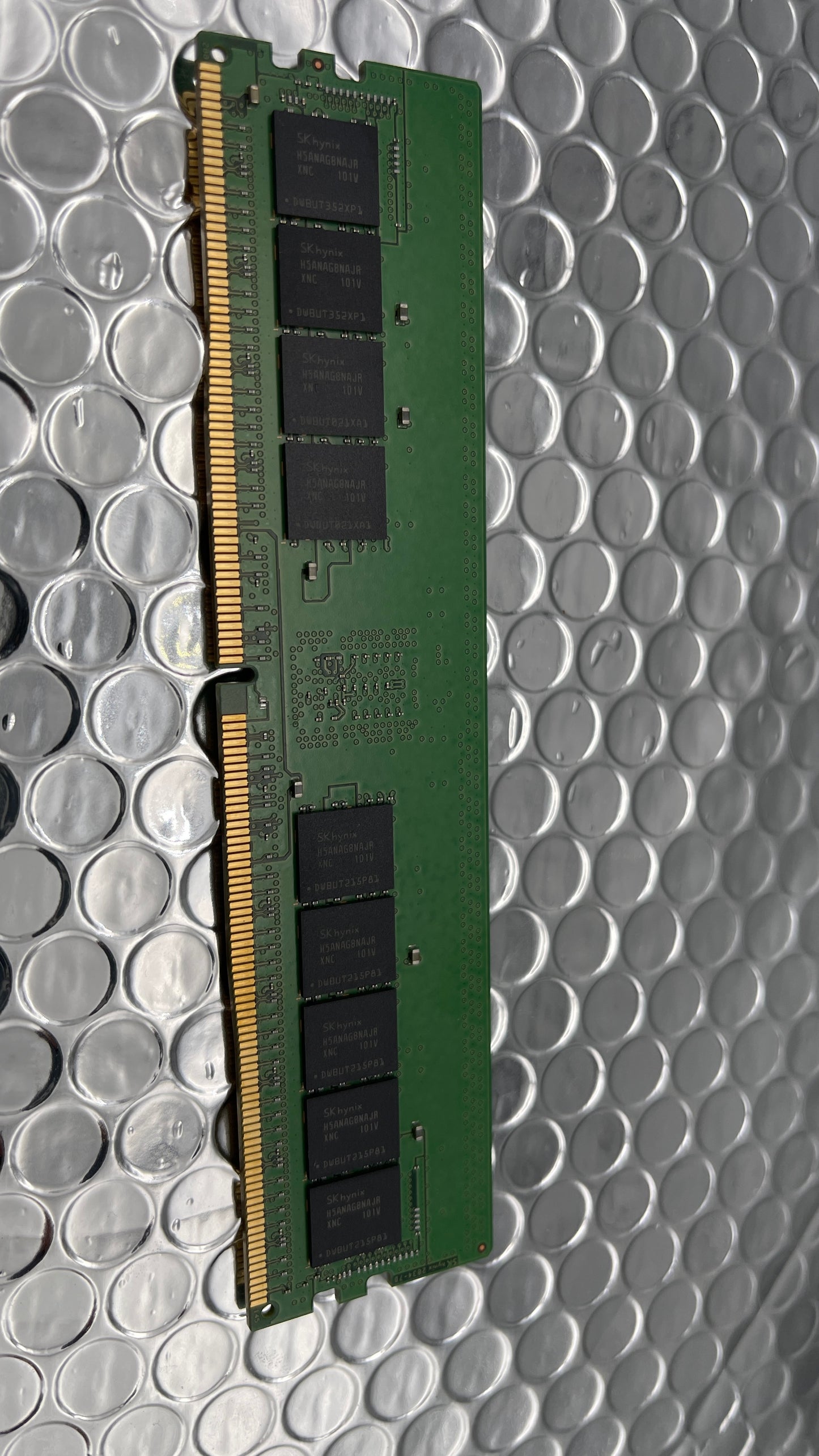 HP P11445-1A1 SKhynix KHMAA4GR7AJR8N-XN T4 AC 32GB 2Rx8 PC4 - 3200AA-RE4-12 ECC Registered