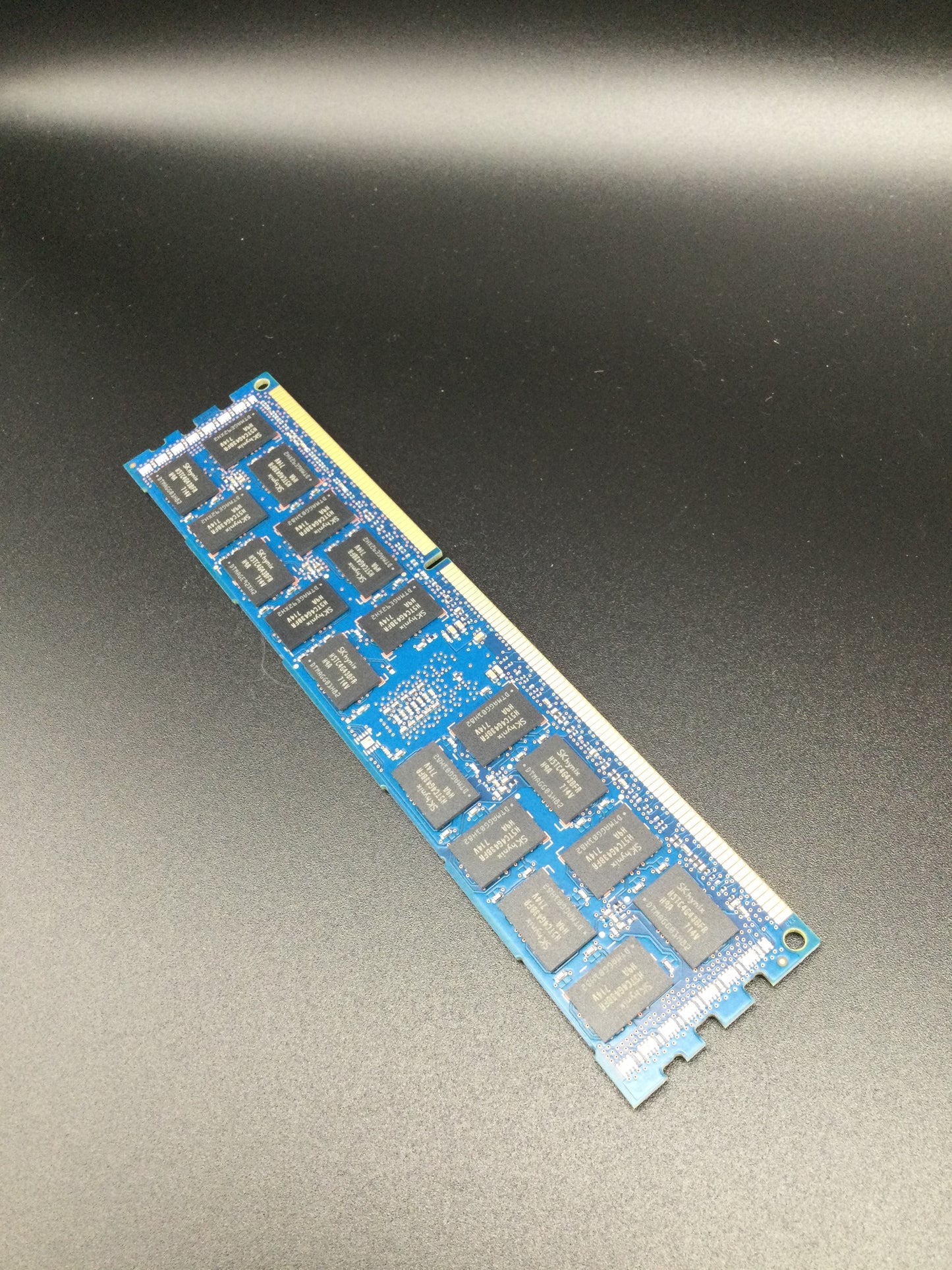 HMT42GR7BFR4A-H9 - SK Hynix 1x 16GB DDR3-1333 RDIMM 647653-081