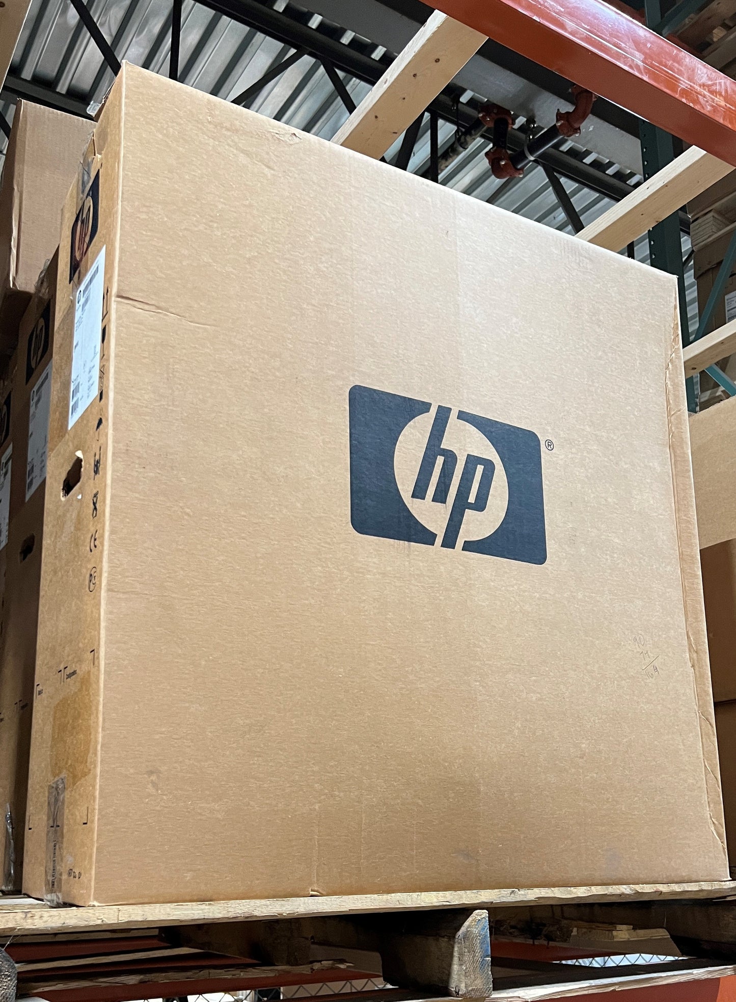 HP 8/20Q FC 8-Ports Active Switch P/N: AQ233B