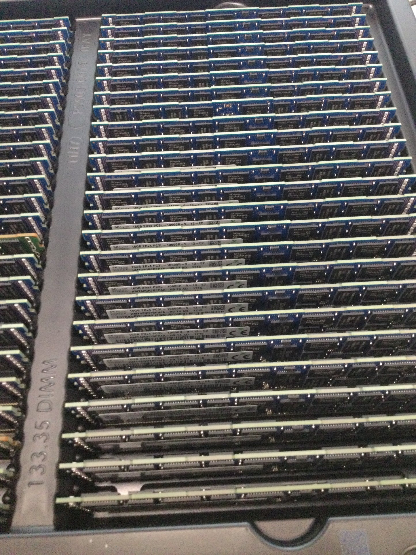 HMT42GR7BFR4A-H9 - SK Hynix 1x 16GB DDR3-1333 RDIMM 647653-081