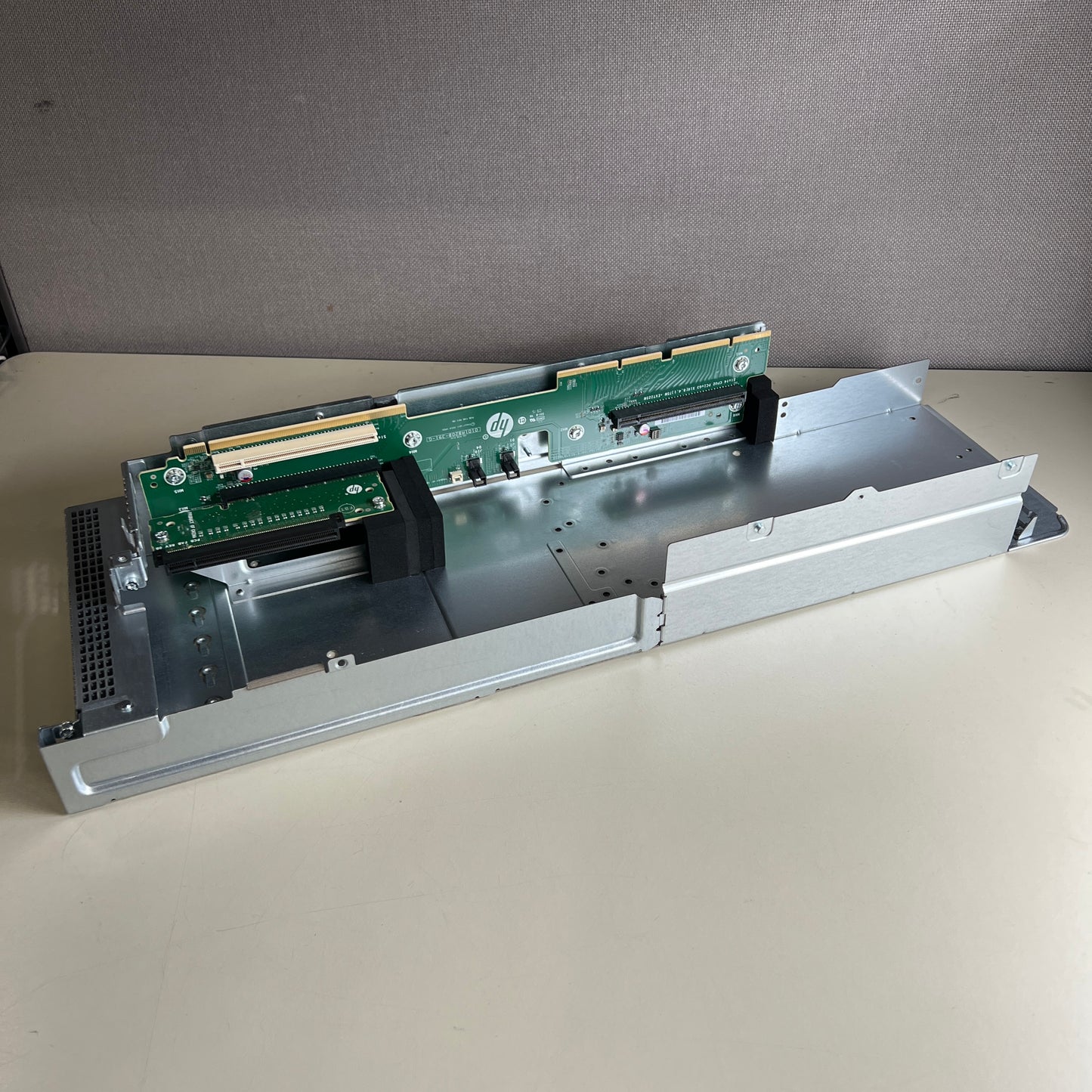HPE Enhanced 110S Right Riser KIT, XL190r Gen9 Apollo 2000 852767-B21 803373-001