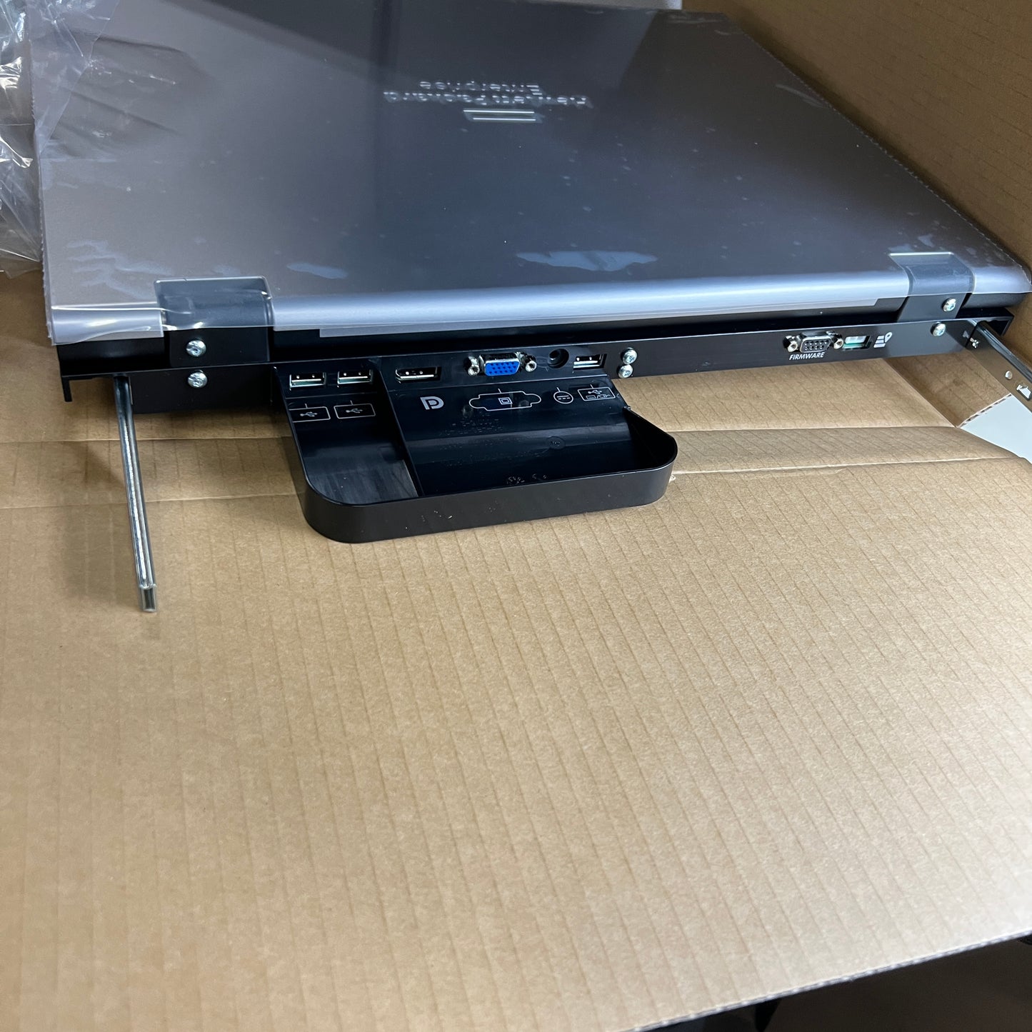 HP LCD8500 KVM Console - 18.51-Inch (AF630A), Silver