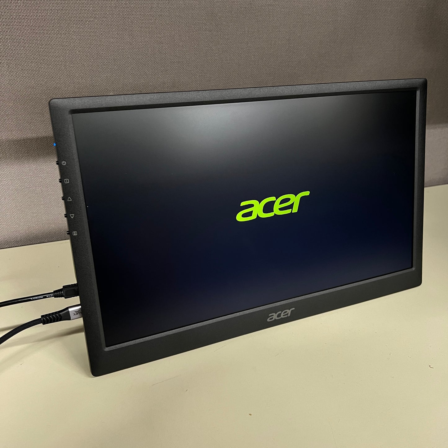 Acer PM161Q bu TYPE-C Portable Monitor 15.6" FHD (1920 x 1080) USED GRADE B