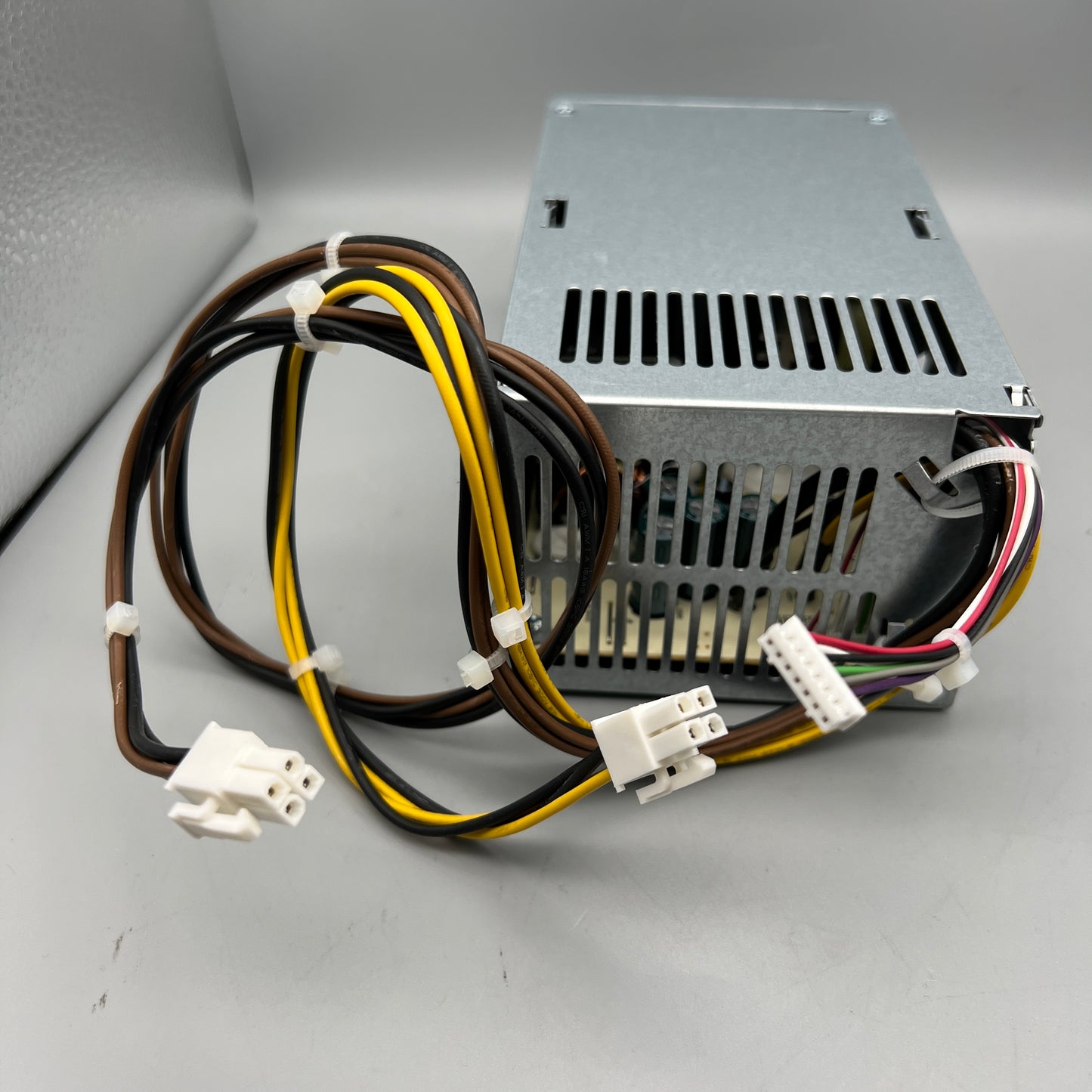 HP L08417-002 ProDesk 400 G4 4-Pin 250W 80 PLUS PLATIUM Desktop Power Supply