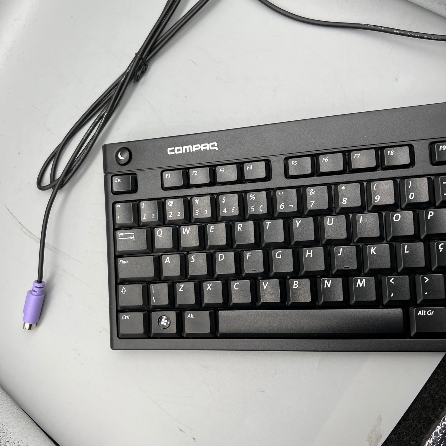 Compaq Genuine Slim PS/2 5137 Multimedia Spanish Keyboard 5189-0904