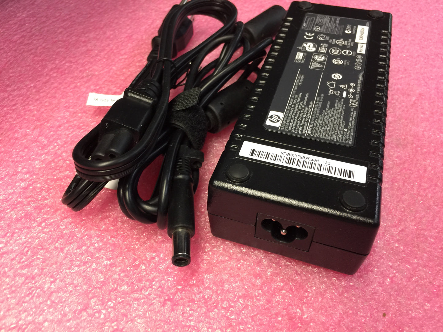 HP 481420-001 481420-002 HP AC Adapter, 135 W 19.5V 6.9A Used