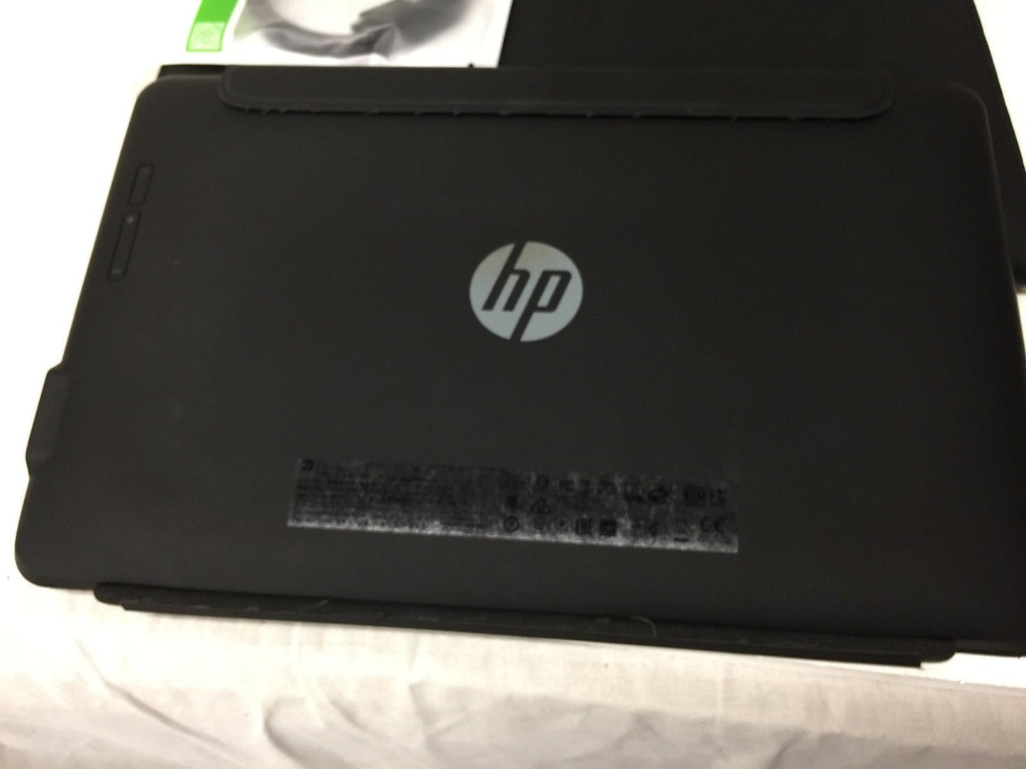HP EliteDisplay S140u 14-inch USB Portable Monitor And Travel Case used Grade A