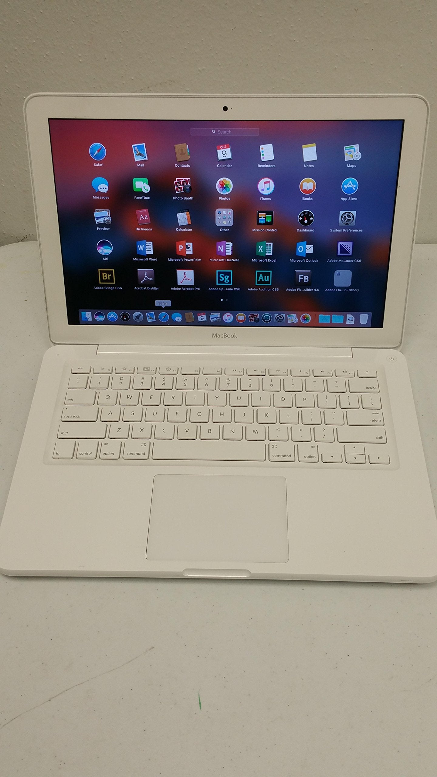 Macbook A1342 2.4GHz, 2GB, 250GB HDD - used