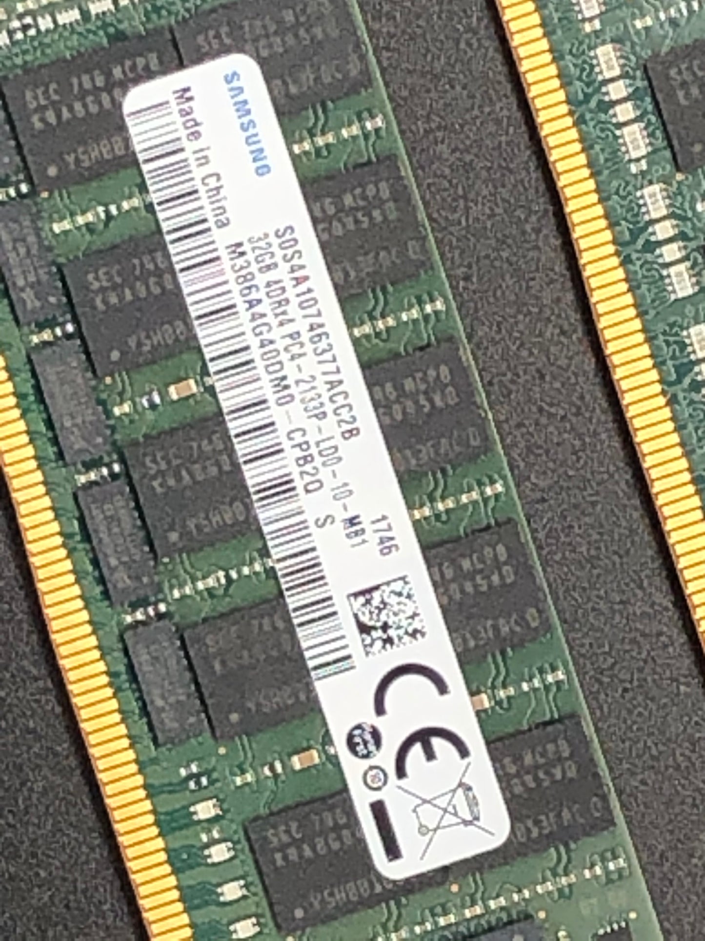 HP 752372-081 - HP (1X32GB) 4RX4 PC4-2133L-15 MEMORY MODULE