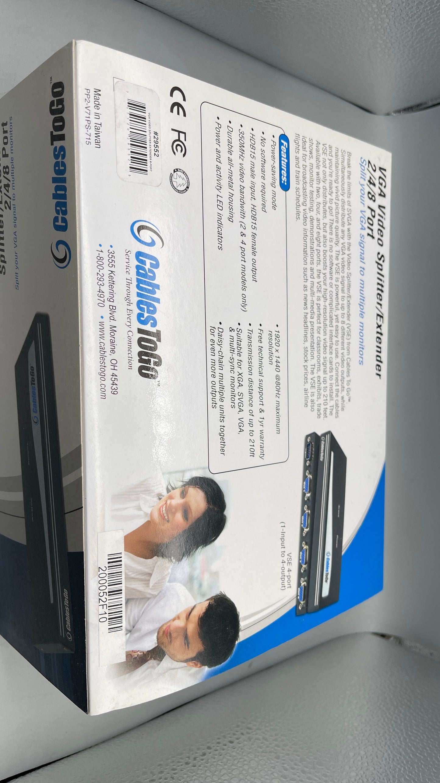 8-Port UXGA Monitor Splitter/Extender (Male Input)