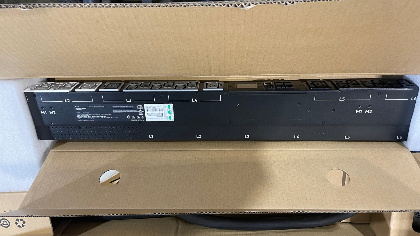 HPE G2 Metered 17.3kVA 208V 3-Phase Vertical Power Distribution Unit (PDU) P9R82AU