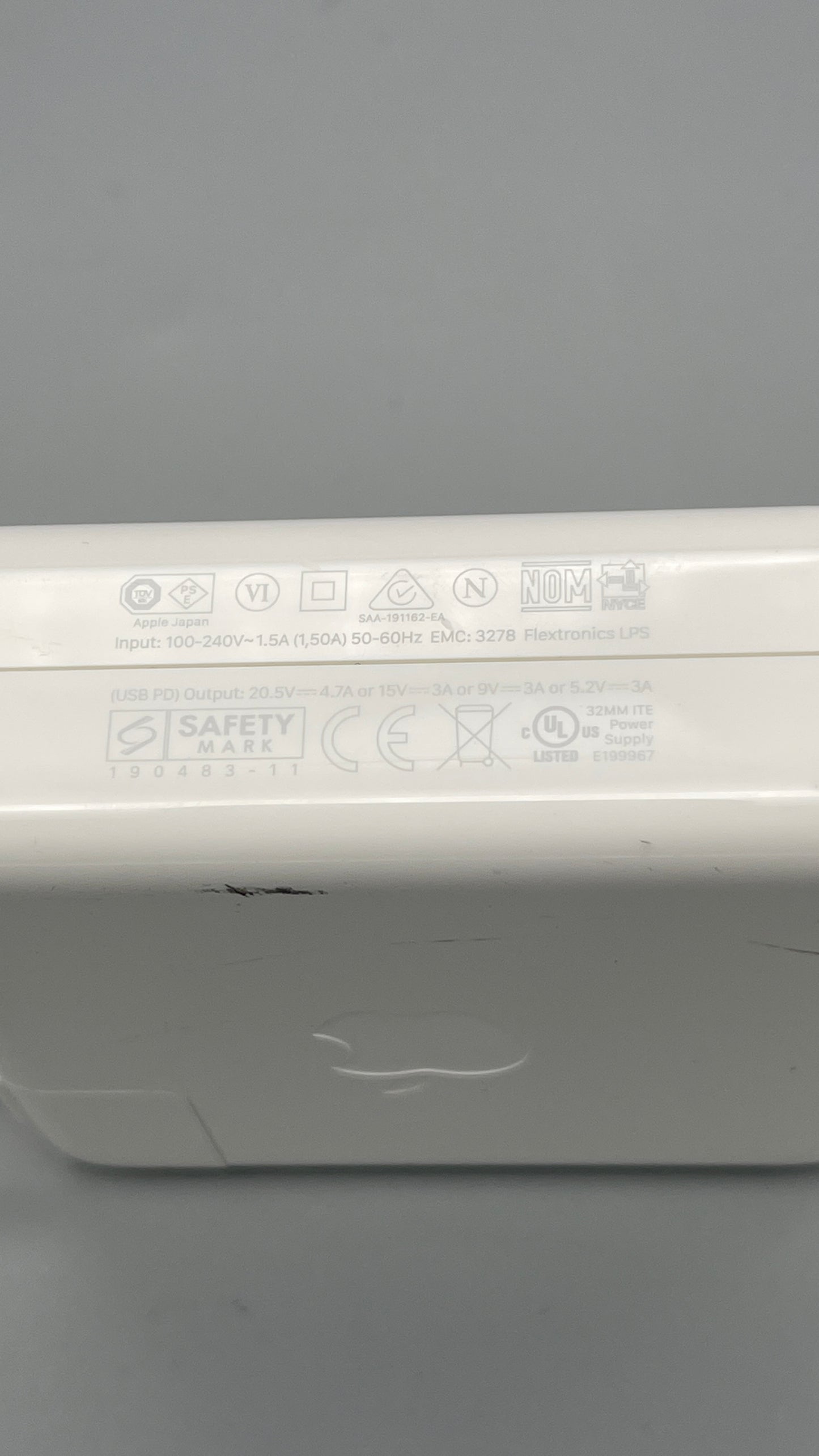 Apple 96W USB-C Power Adapter A2166 EMC: 3278 used ( cable not included)