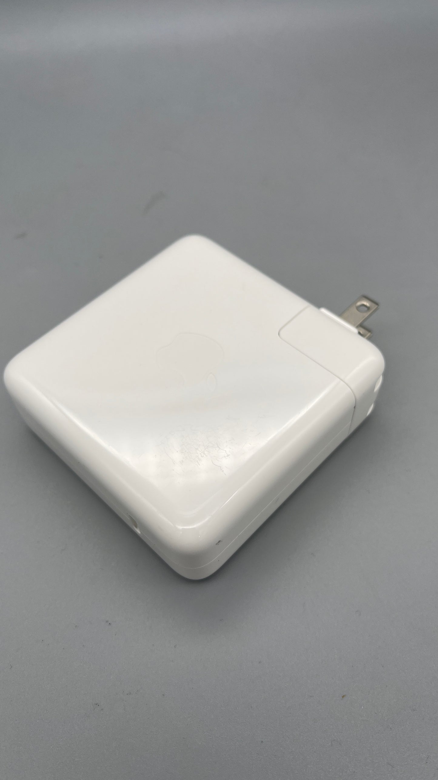 Apple 96W USB-C Power Adapter A2166 EMC: 3278 used ( cable not included)
