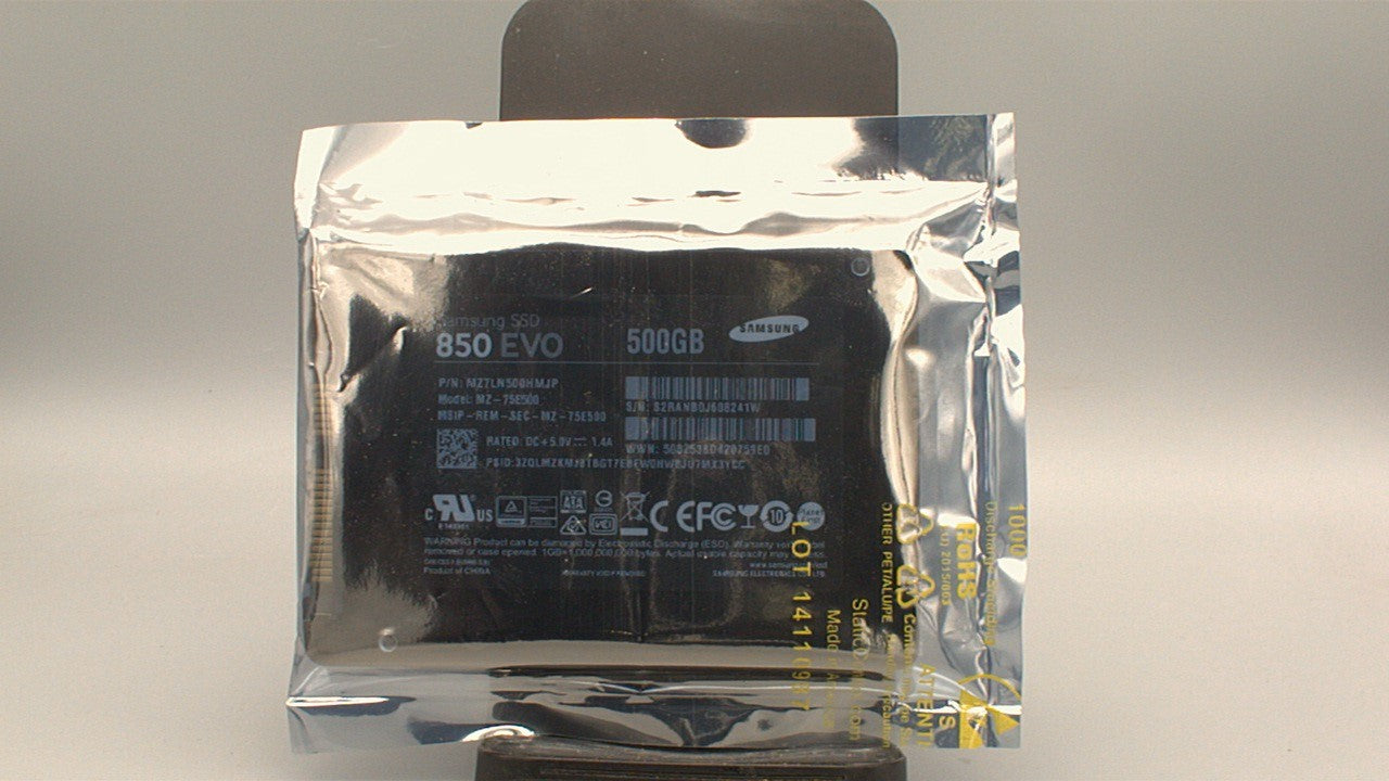MZ7LN500HMJP  Samsung 850 EVO Series 500GB 3D V-NAND Triple-Level Cell (TLC) SATA III 6Gb/s 2.5-Inch Internal Solid State Drive (SSD) used