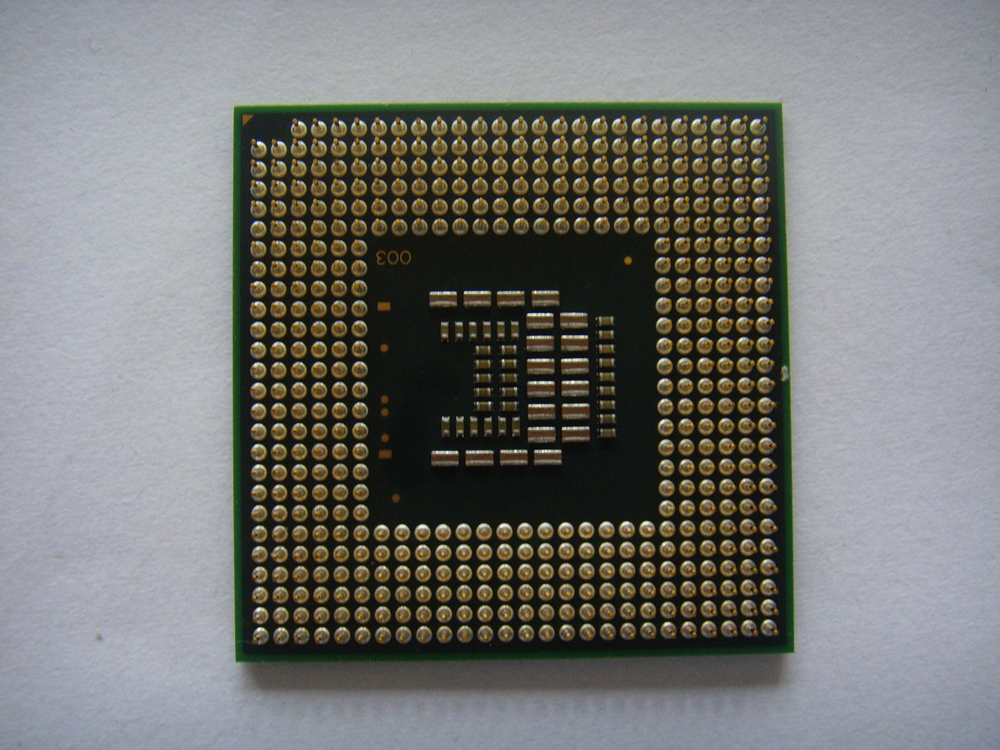 Intel Dual Core SLB53 2.00 / 3M / 1066 AW80577SH0413M CPU