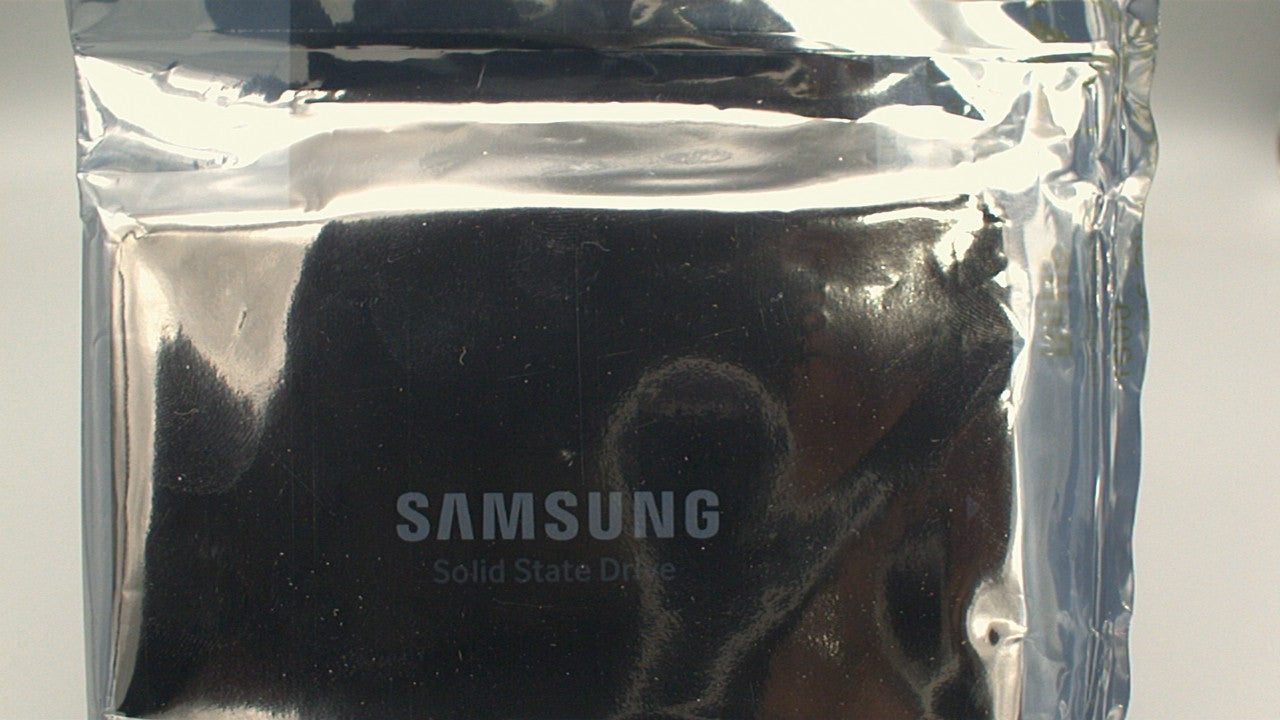 Samsung SSD 860 EVO 1TB 2.5 Inch SATA III Internal SSD MZ7LH1T0HMLU MZ-76E1T0 used