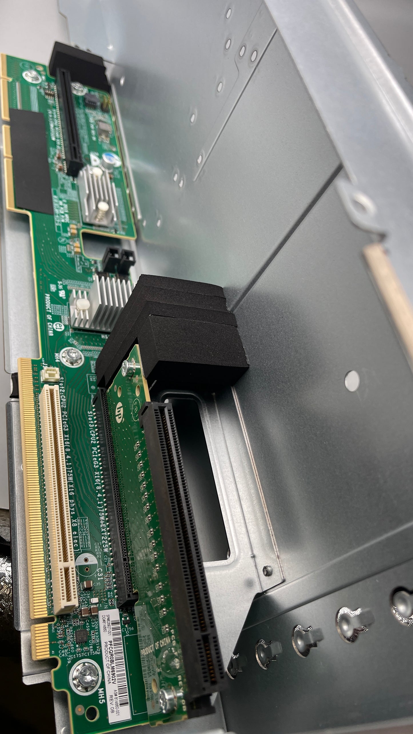 HPE 827355-001 XL190r G9 CPU2 3-Slot GD-RT PCI Riser + Cage
