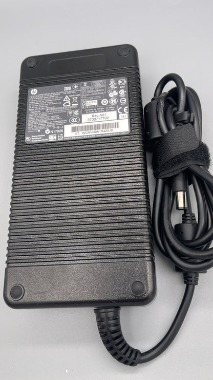HP 693714-001 195v 118a 230w AC Adapter 677765-003 used