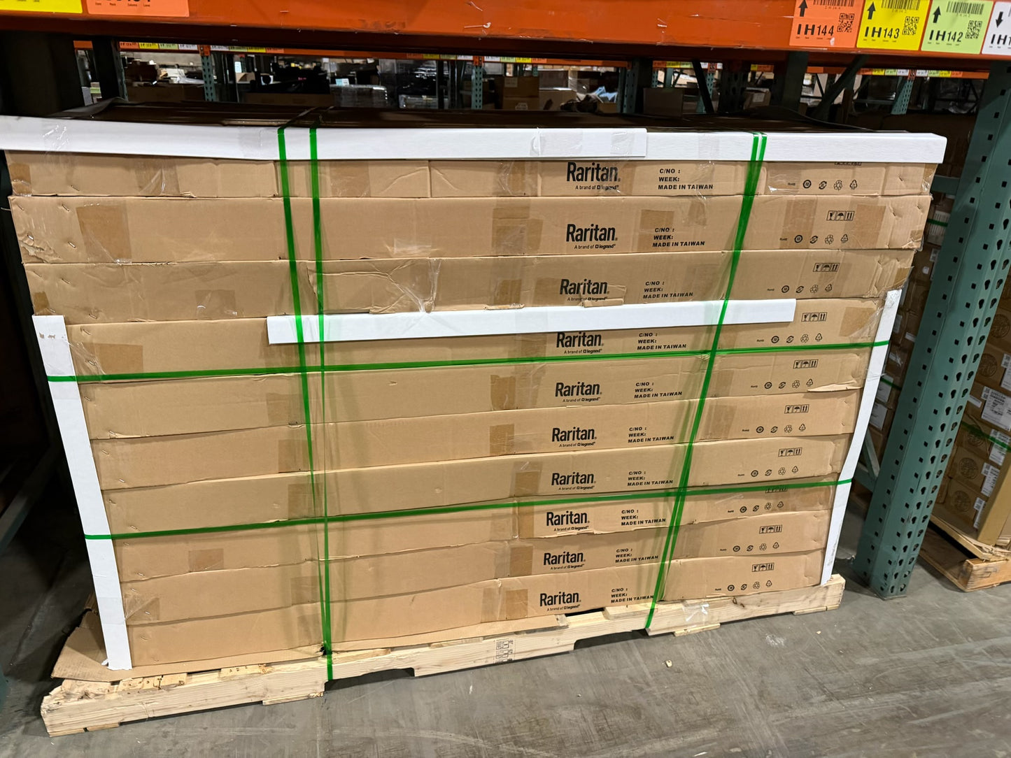 Raritan PX4-5551I3-E7V2 17.3kVA 3-Phase PDU 60A 208V 0U 24-Outlet Switched Meter P69448-001 - Pamper Inn
