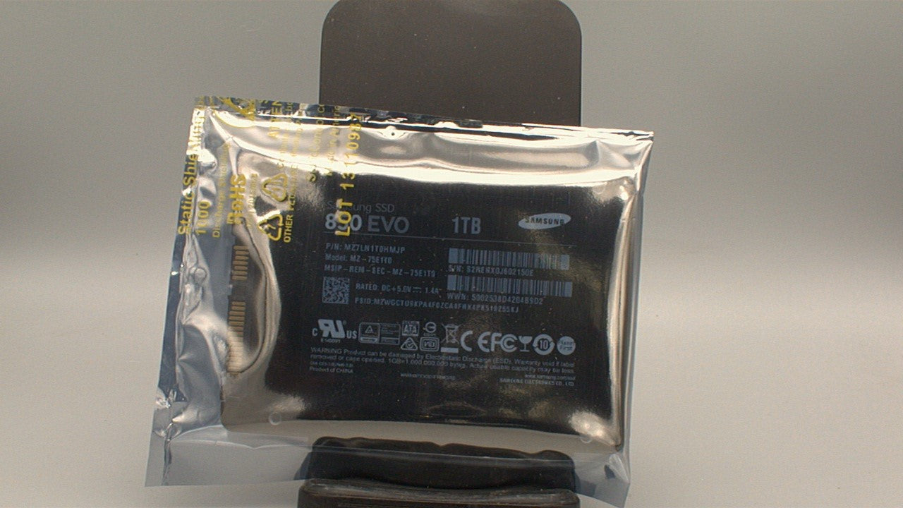 MZ7LN1T0HMJP  Samsung PM871a Series 1TB TLC SATA III 6Gb/s 2.5-Inch Internal Client Solid State Drive used