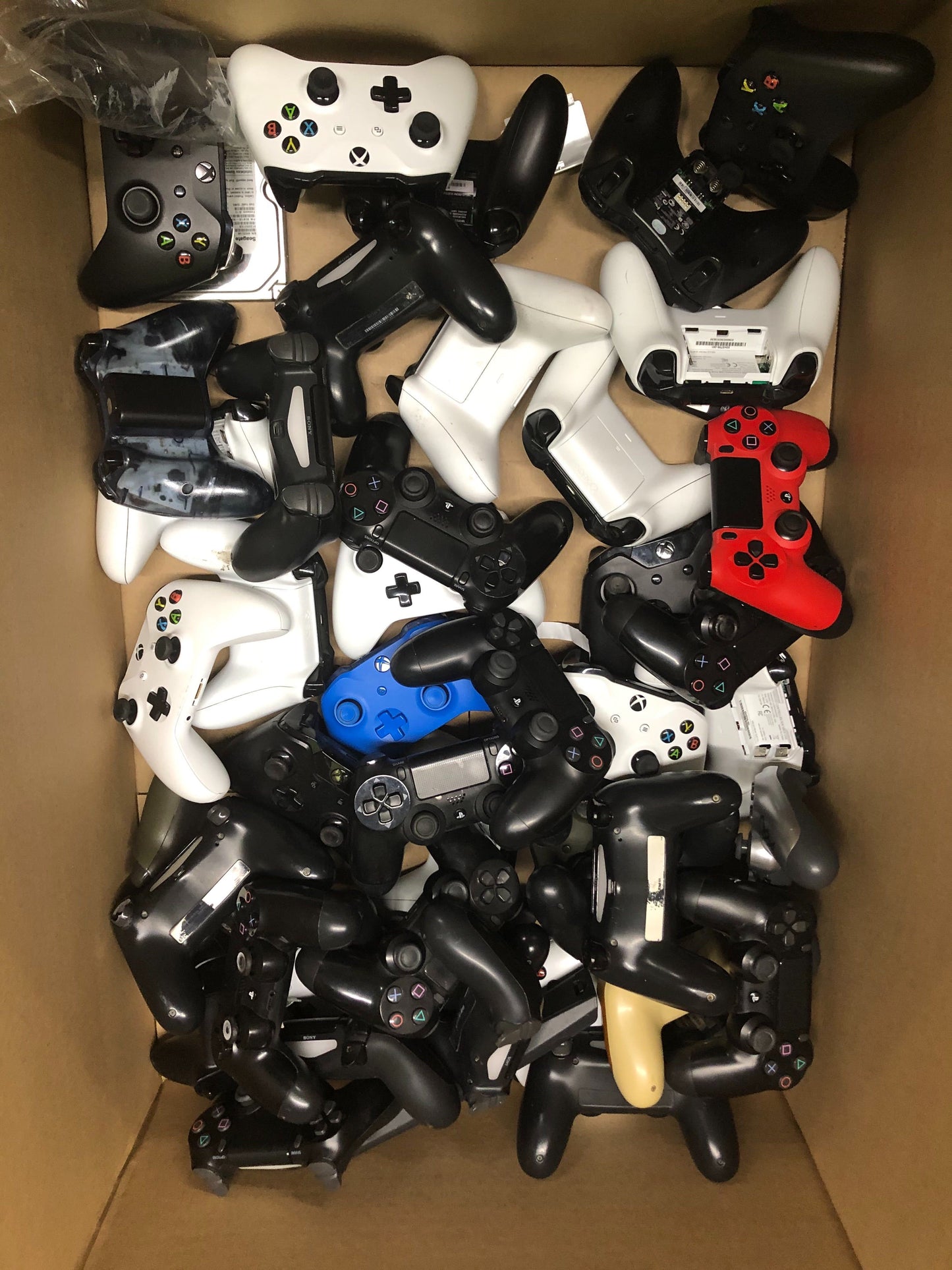 Lot of 163 Game Consoles, PS4, Xbox one, Xbo 360, Nintendo 3DS, switch...