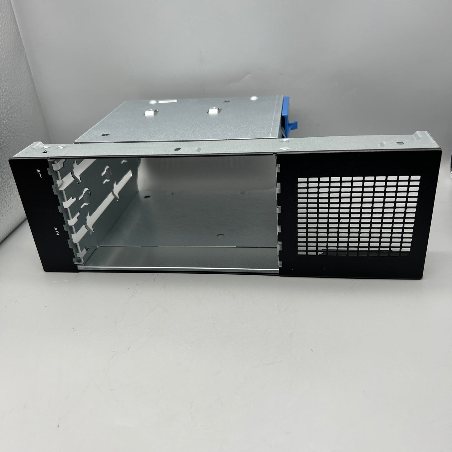 HP ProLiant ML350 Gen9 (SFF 2.5in) Media Cage 2x 5.25" Bay P/N:768951-001