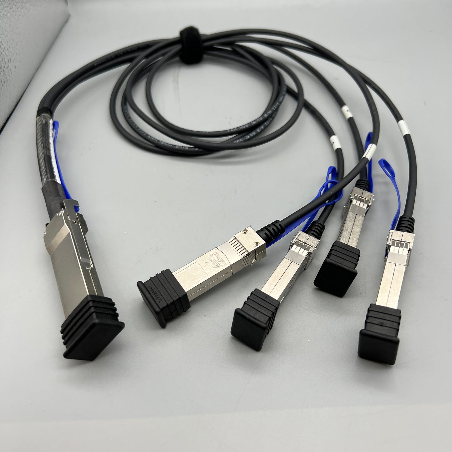 Mellanox MCP7900-X001A 1M 40Gbs Passive Copper Hybrid Cable QSFP to 4xSFP