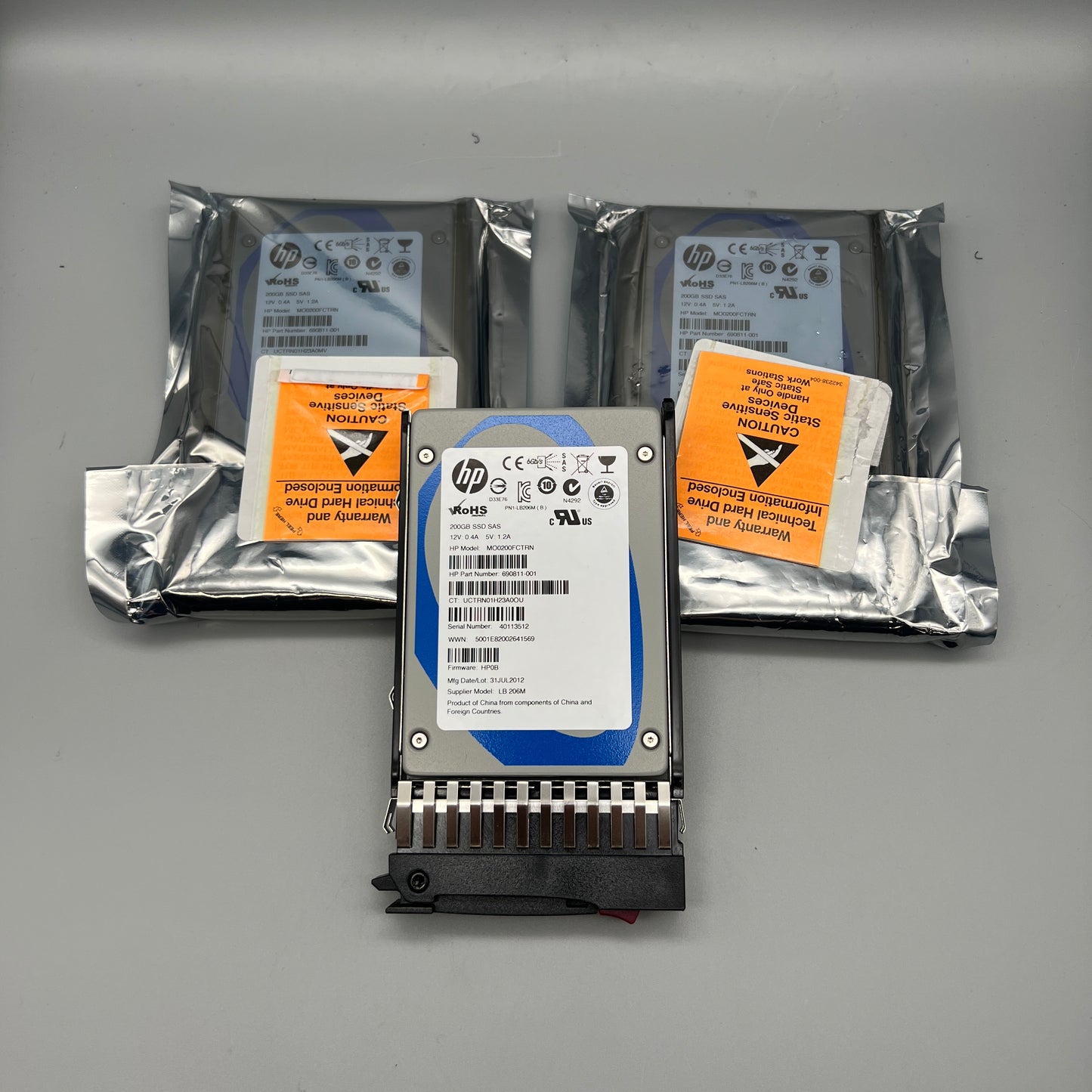 HP 2.5" 200GB SSD SAS P/N:690811-001 with Tray MODEL:MO0200FCTRN