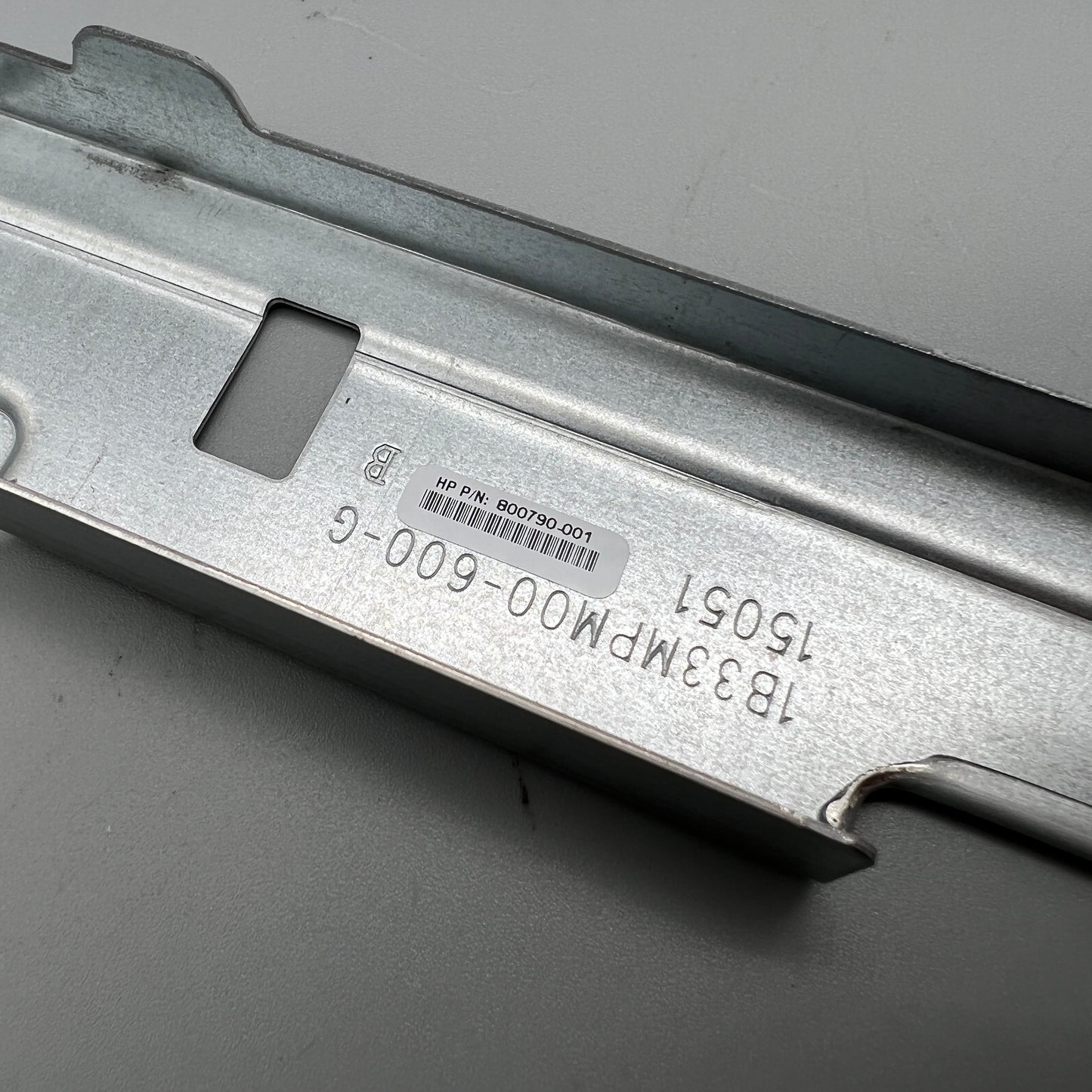 Brand New HP 800790-001 1U XL170 G9 Bayonet Board Metal Bracket XL70R