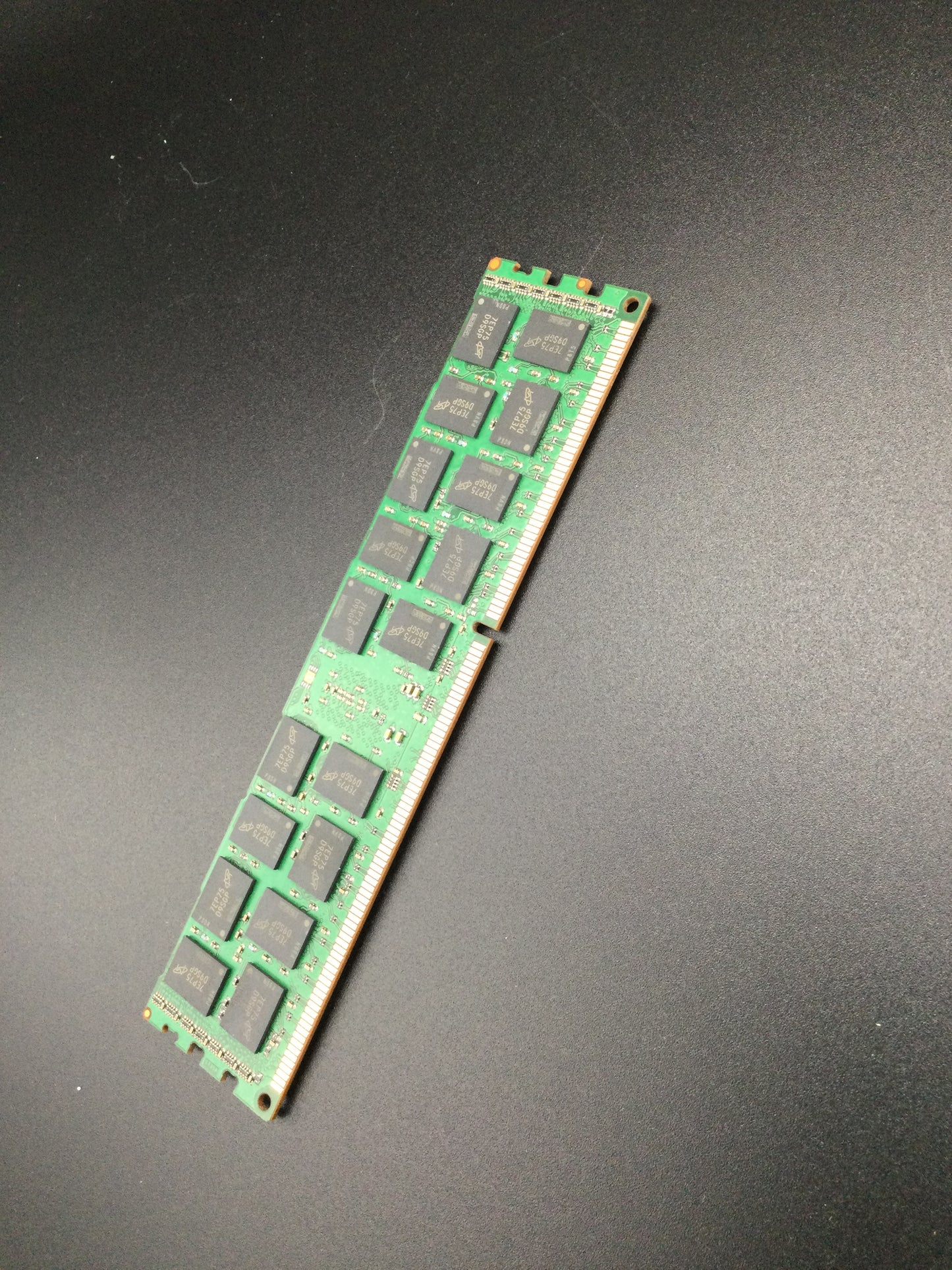 MICRON  MT36KSF2G72PZ-1G4 1x 16GB DDR3-1333- used Grade A
