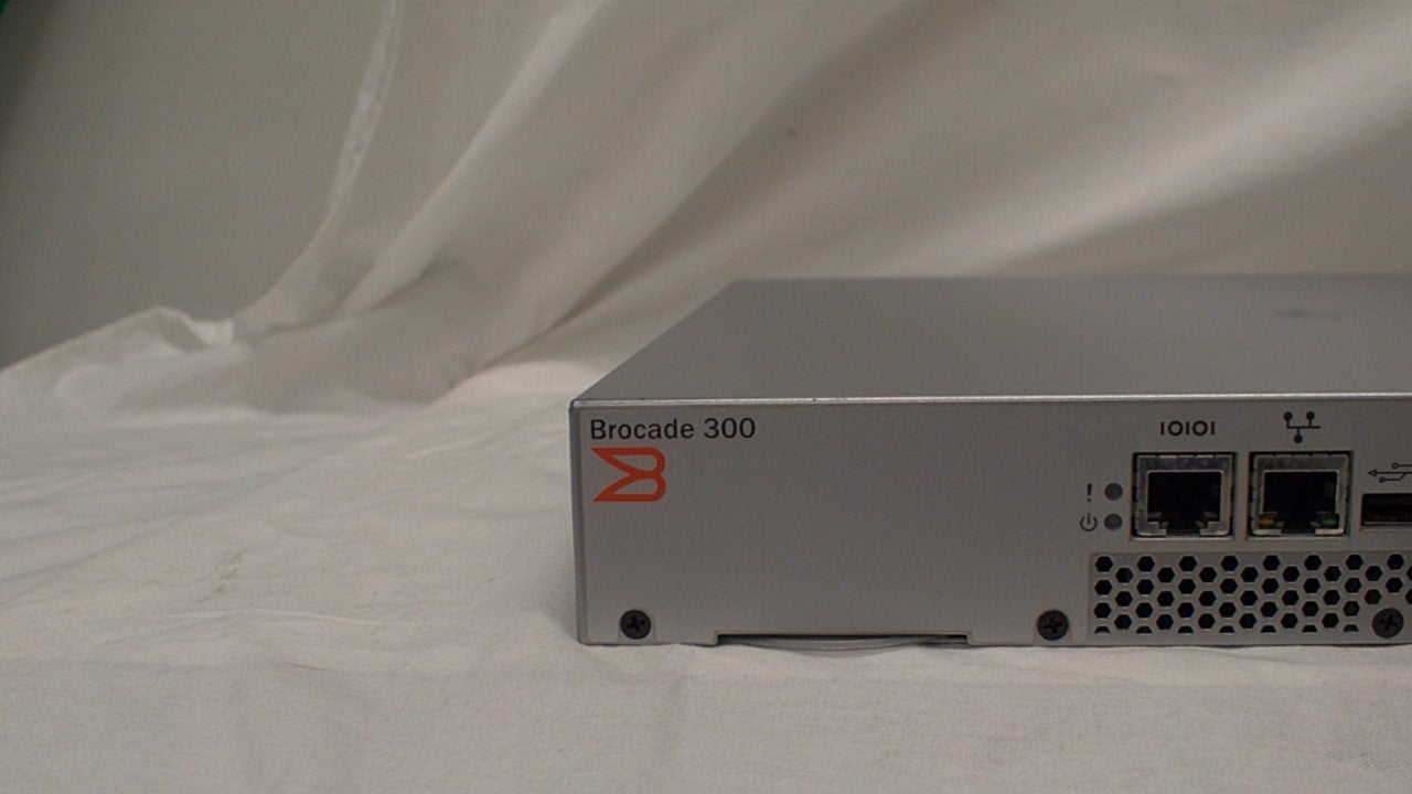 Brocade 300 BR-340-0008 Fibre Channel Switch 24 Port  Used